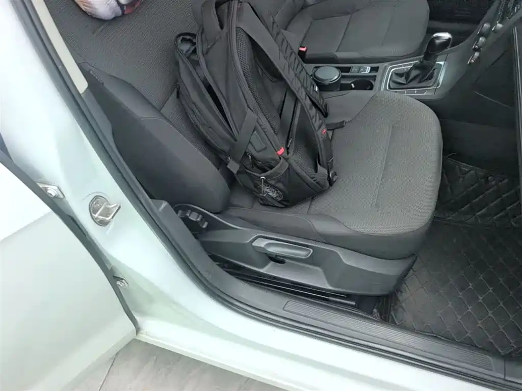 Volkswagen Golf 2016 230TSI Automatic Comfort фото 25