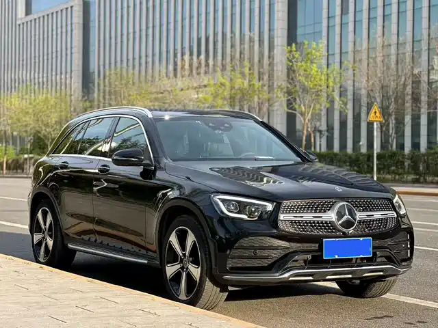 MERCEDES-BENZ GLC
