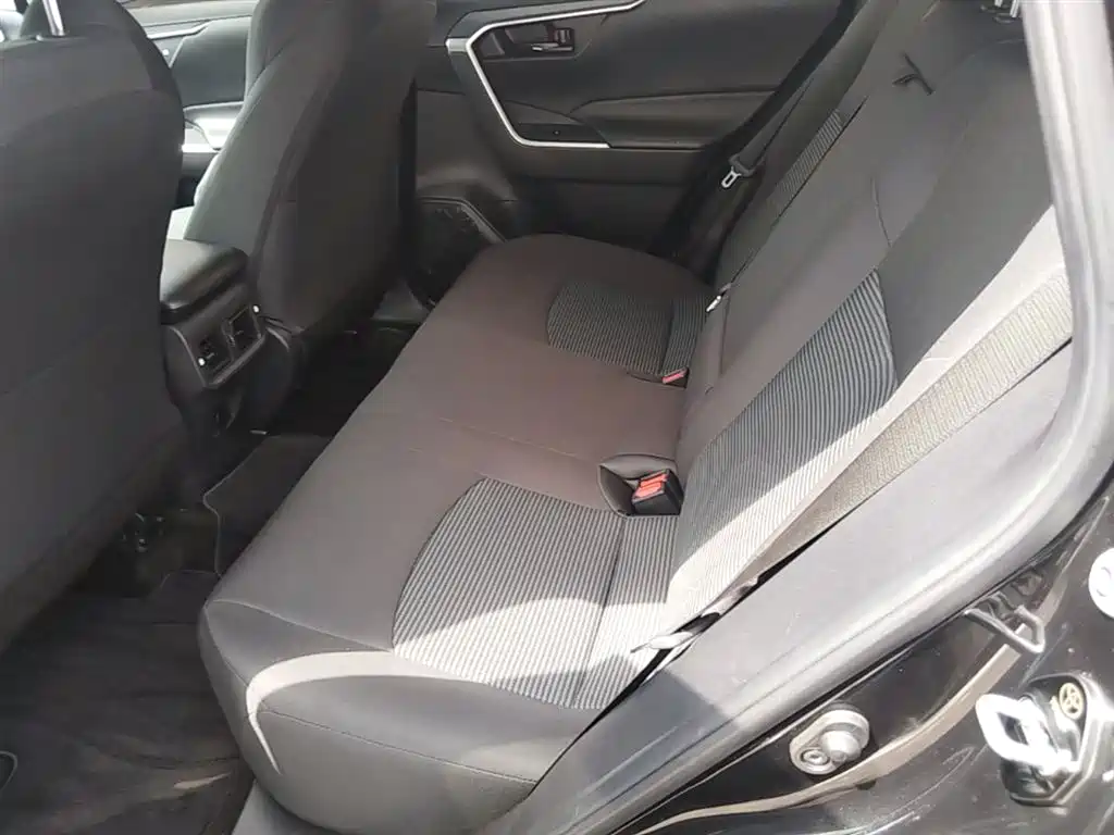 Toyota Wildlander 2022 2.0L CVT FWD Leading Edition фото 17