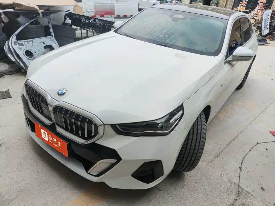 BMW 5 Series 2025 530Li Leading M Sport Package