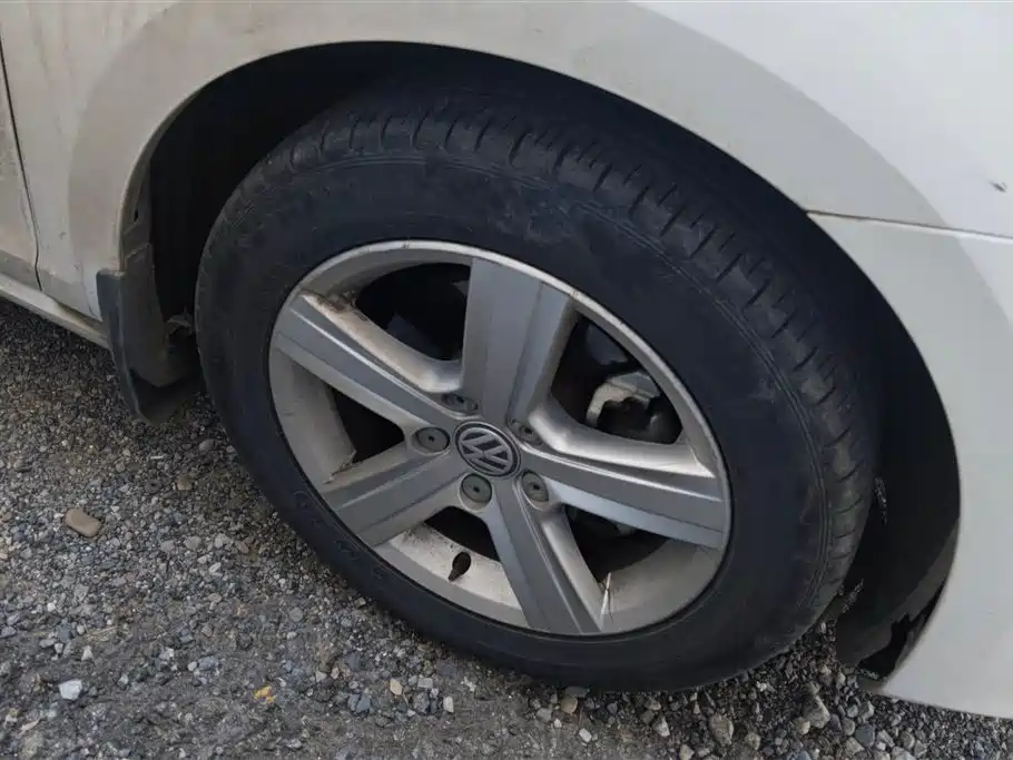 Volkswagen Golf 2015 1.6L Automatic Comfort фото 6