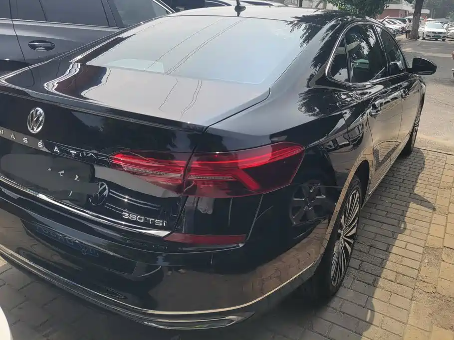 Фото 3 - Volkswagen Passat