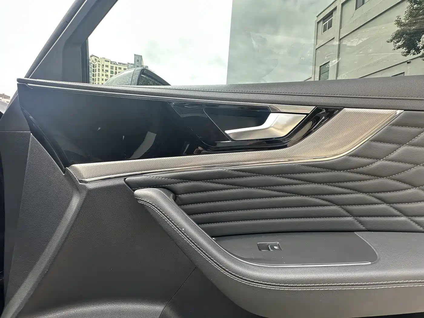 Hongqi HS5 2022 2.0T Smart Connect Premium Edition фото 12