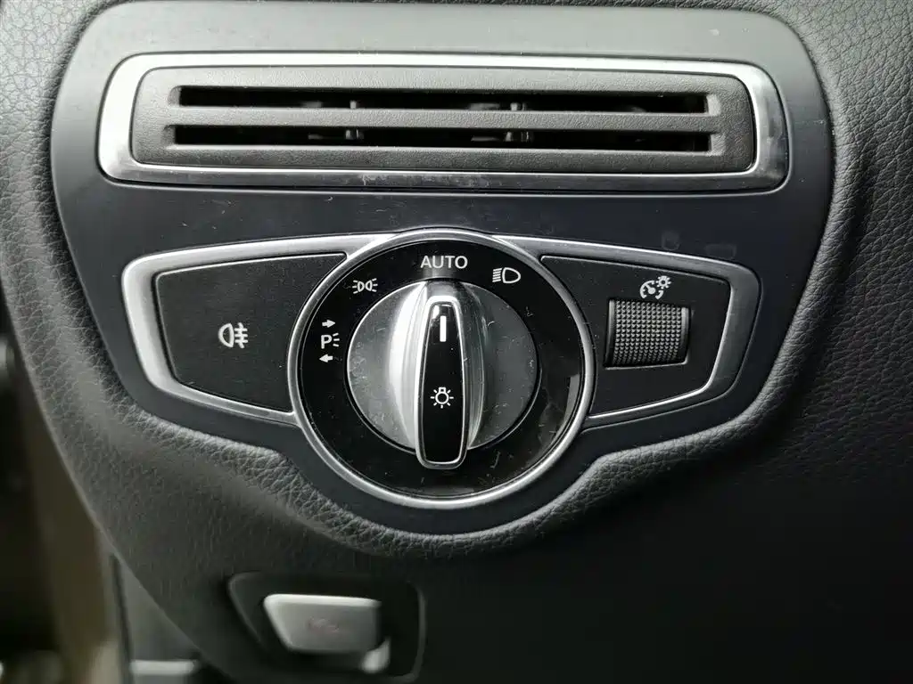 Mercedes-Benz GLC 2017 GLC 260 4MATIC Dynamic фото 21