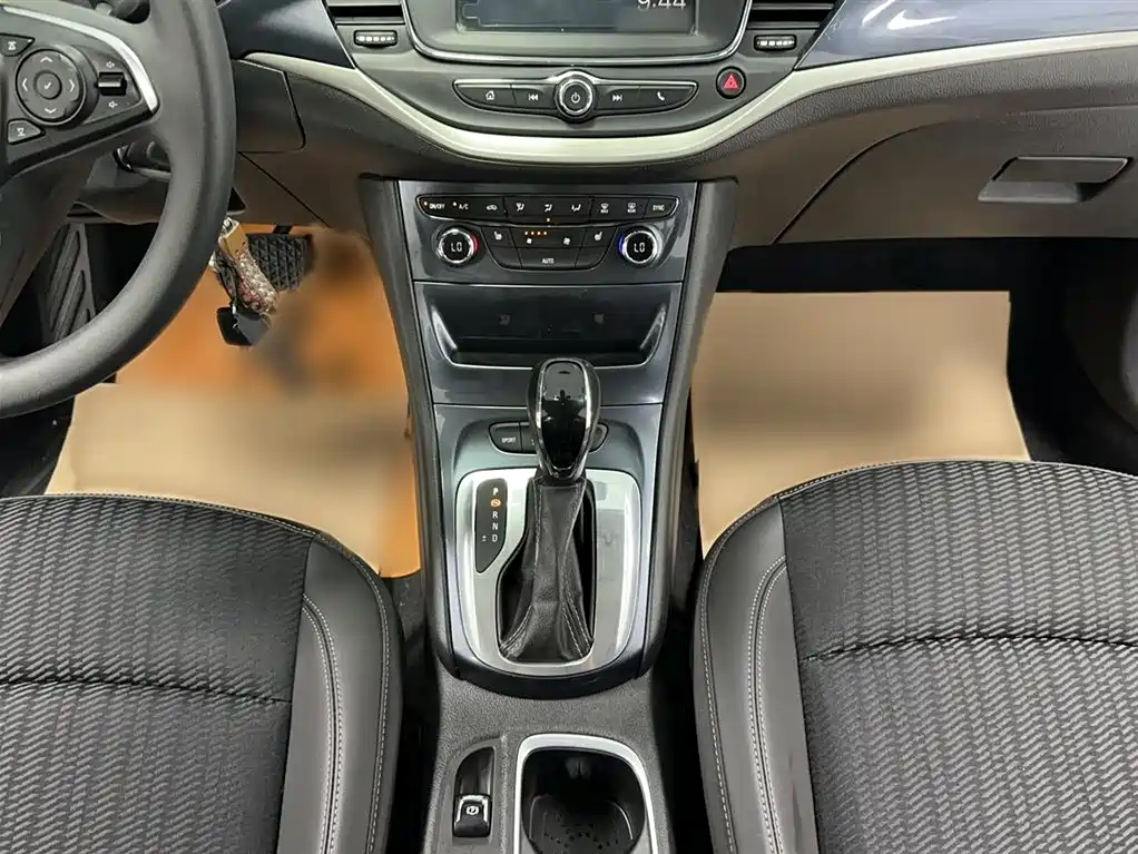 Buick Verano 2016 Hatchback 15S Automatic Leading фото 4