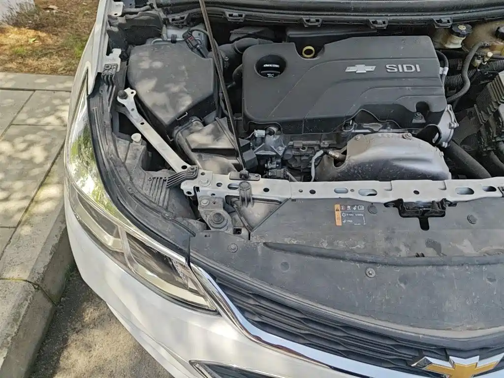 Chevrolet Cruze 2017 1.5L Hatchback Auto Style фото 19