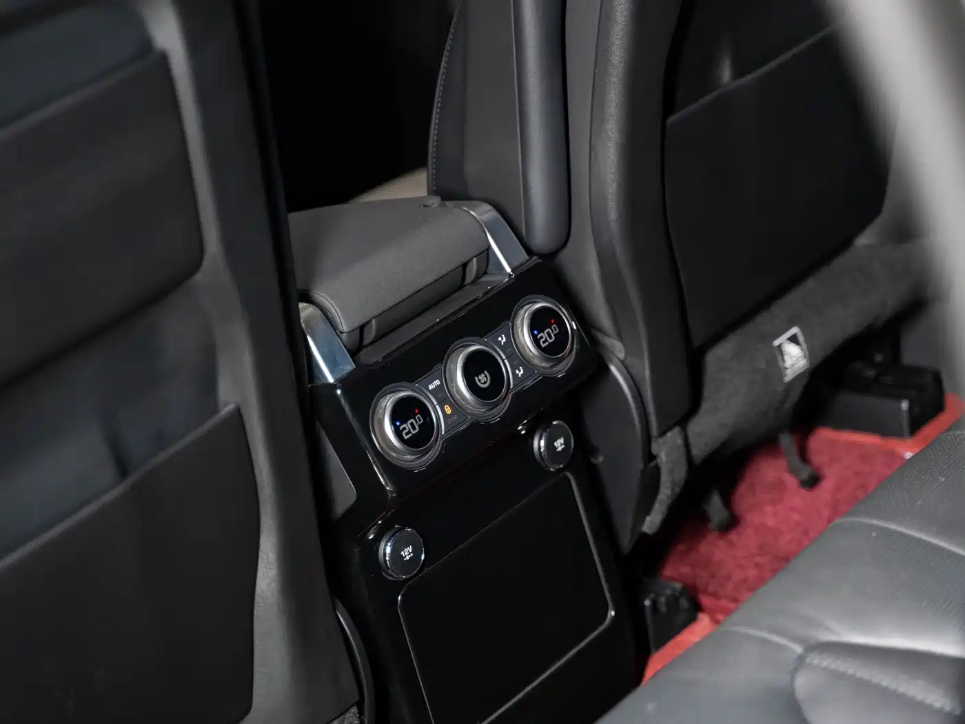 Land Rover Discovery 2020 3.0 SC V6 SE фото 15