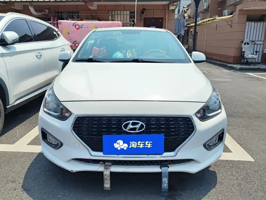 Hyundai Verna 2017 1.4L Manual Color Sunroof Edition (China V) фото 2