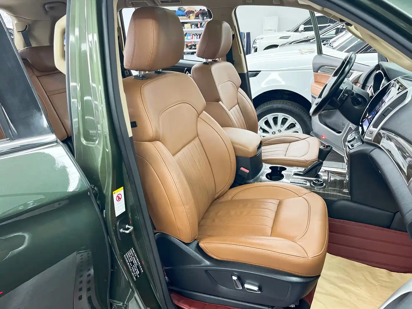 Haval H9 2015 2.0T 4WD Luxury 7-Seater фото 15