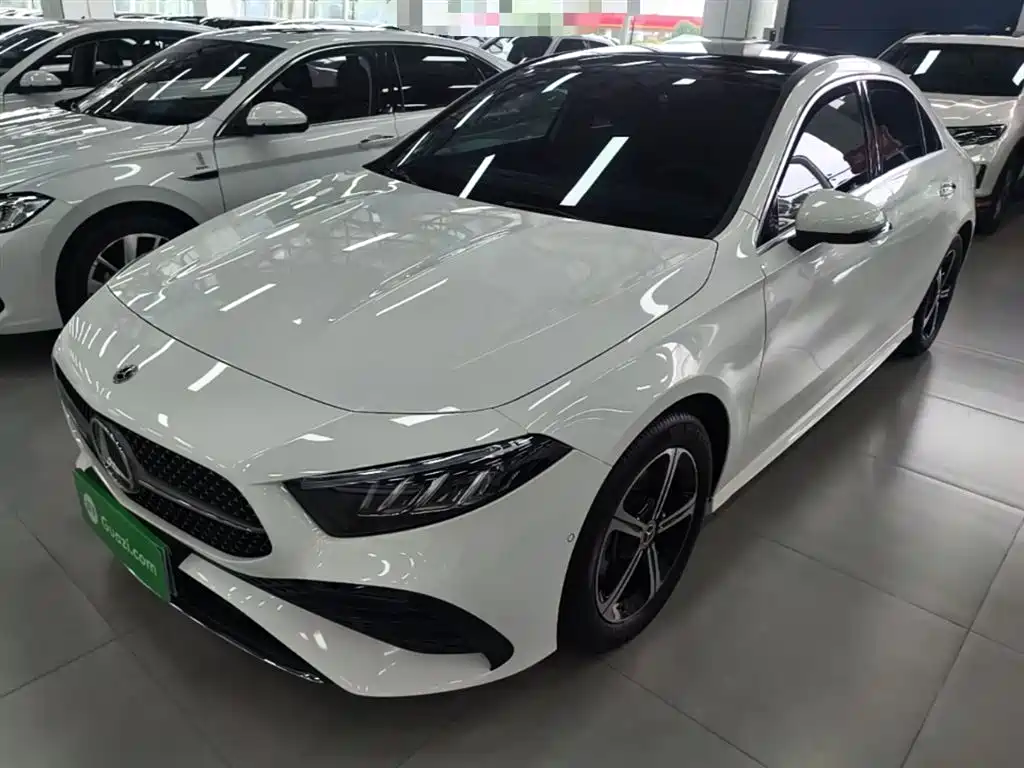 Mercedes-Benz A-Class 2025 A 200 L Fashion Edition фото 2