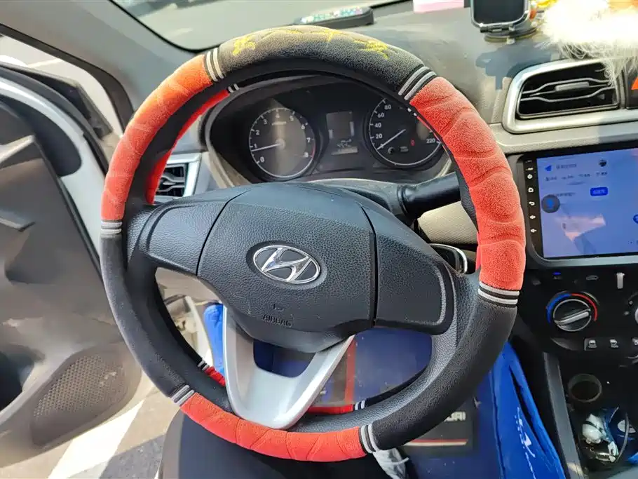 Hyundai Verna 2017 1.4L Manual Color Sunroof Edition (China V) фото 15
