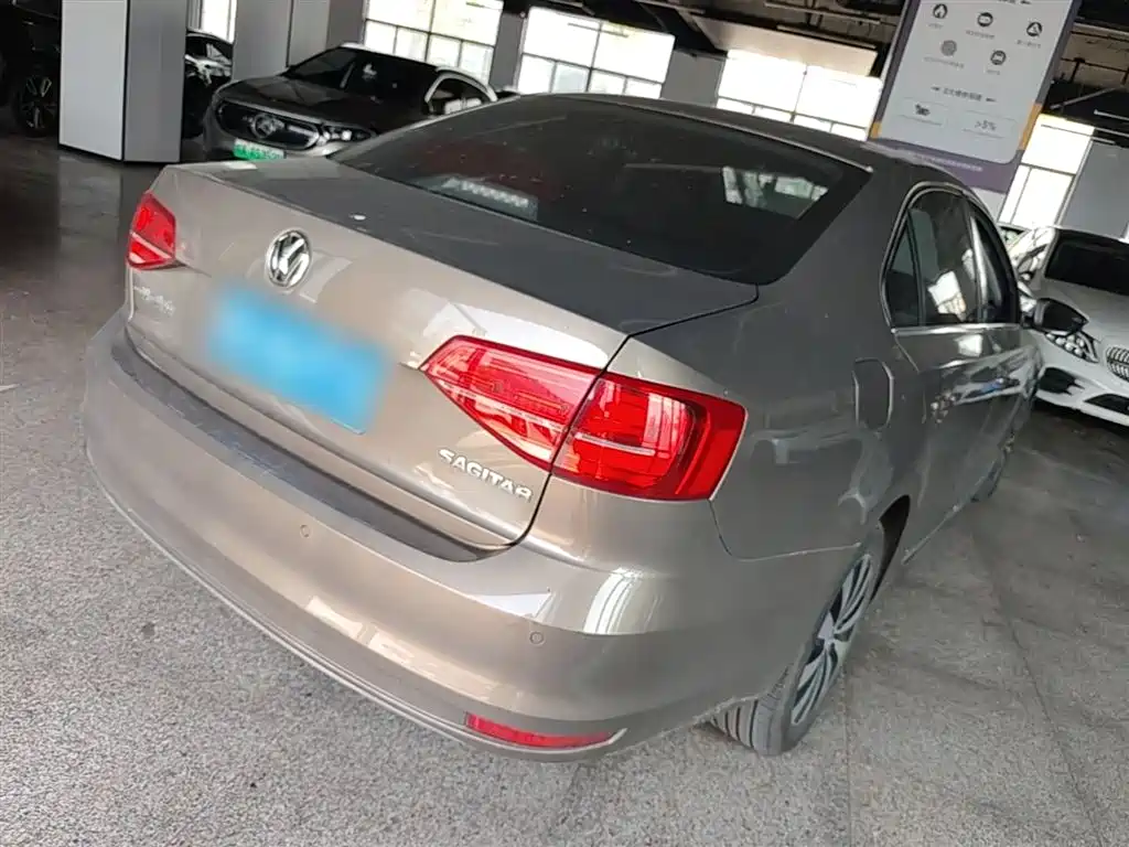 Volkswagen Sagitar 2018 180TSI DSG Premium Edition фото 7