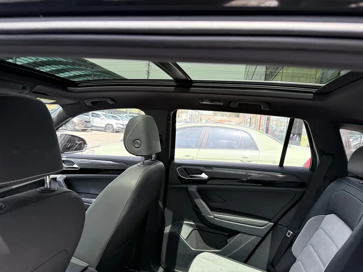 Volkswagen Tayron 2021 380TSI 4WD R-Line Smart Connect фото 12