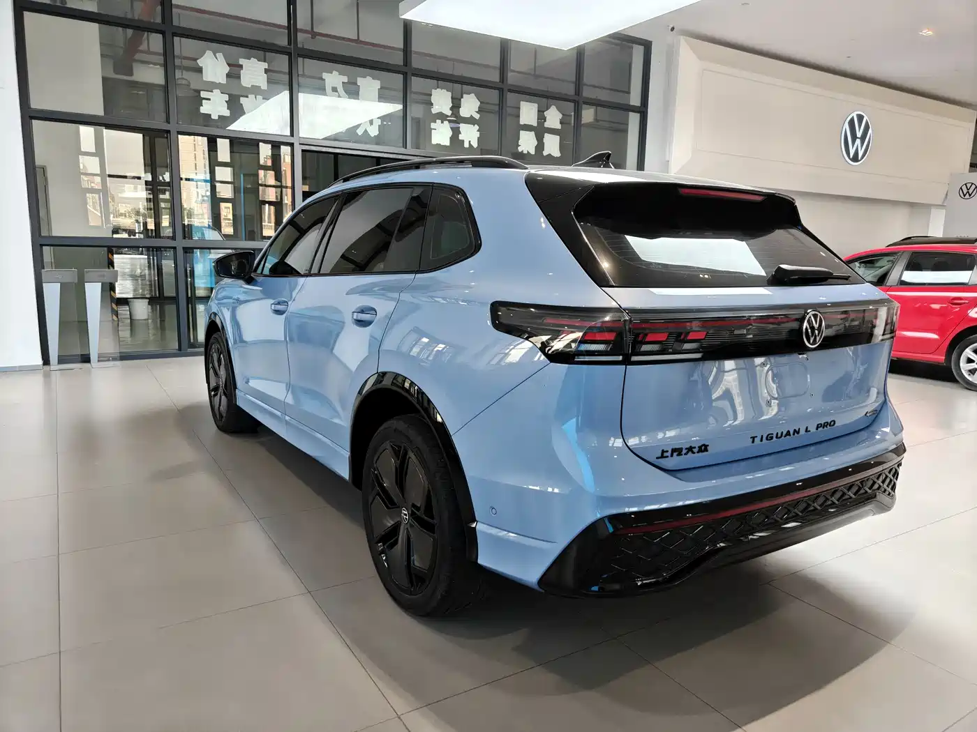 Volkswagen Tiguan L 2024 PRO 380TSI 4WD R-Line Premium Edition фото 7