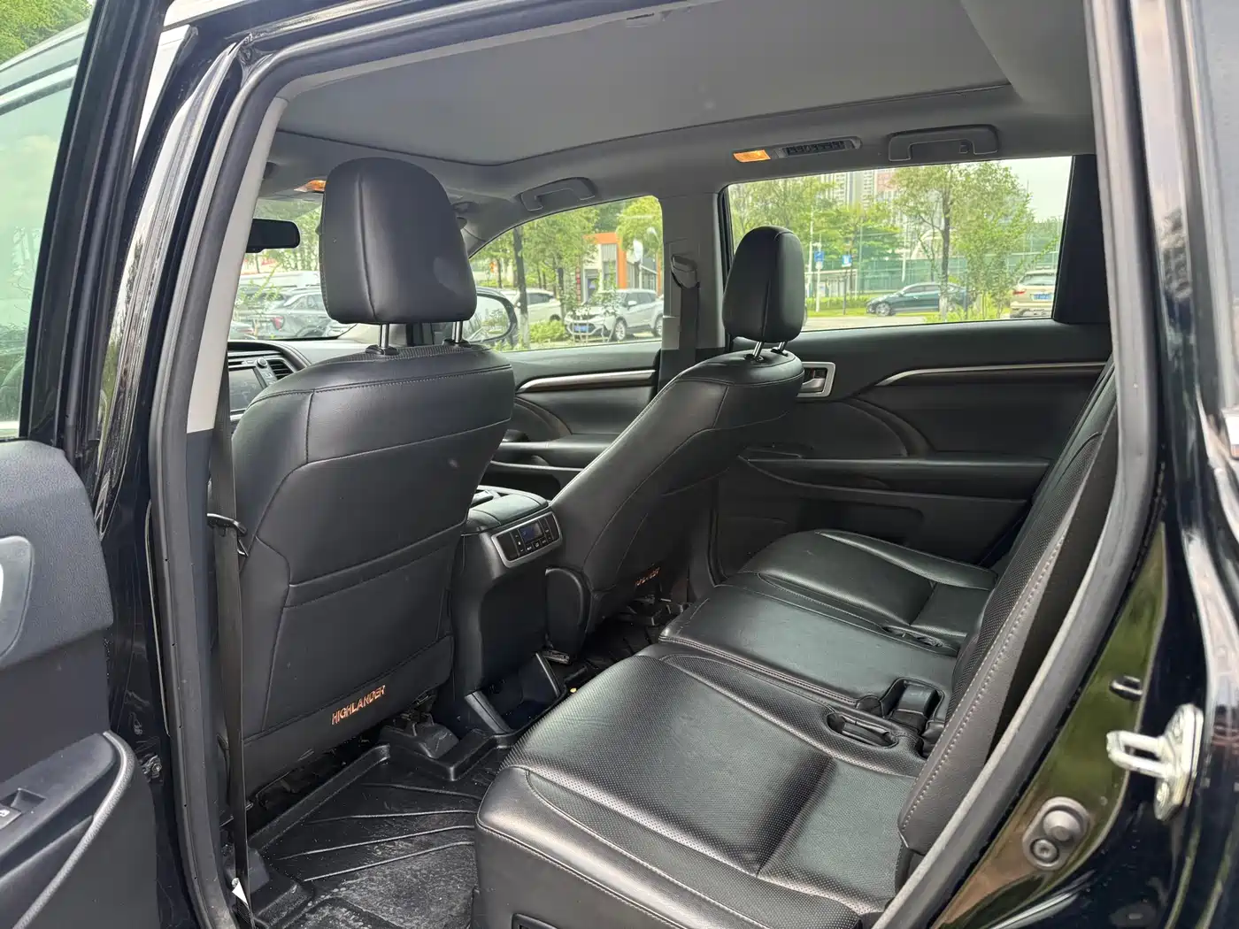Toyota Highlander 2015 2.0T AWD Ultimate Edition 7-seater фото 6