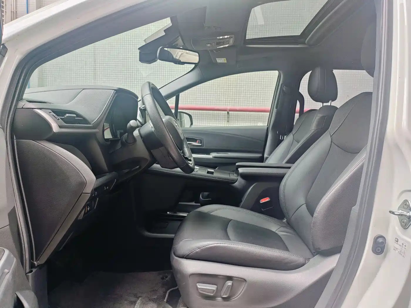 Toyota Sienna 2021 2.5L Hybrid Ultimate Edition фото 8