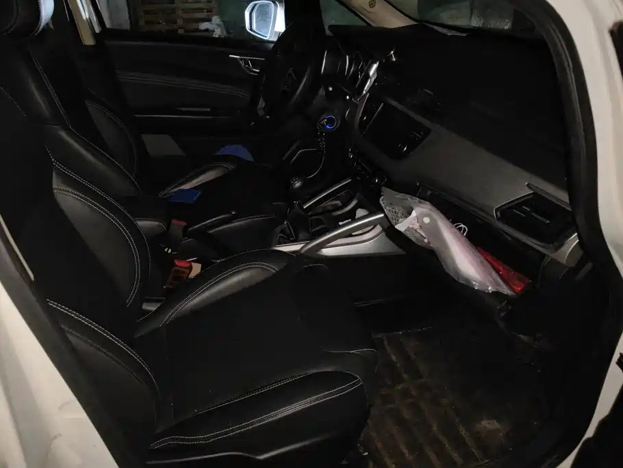 Photo 8 - Geely Vision X3