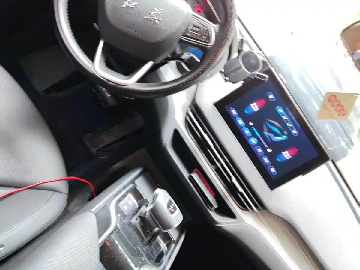 Hongqi E-QM5 2023 560km PLUS фото 2