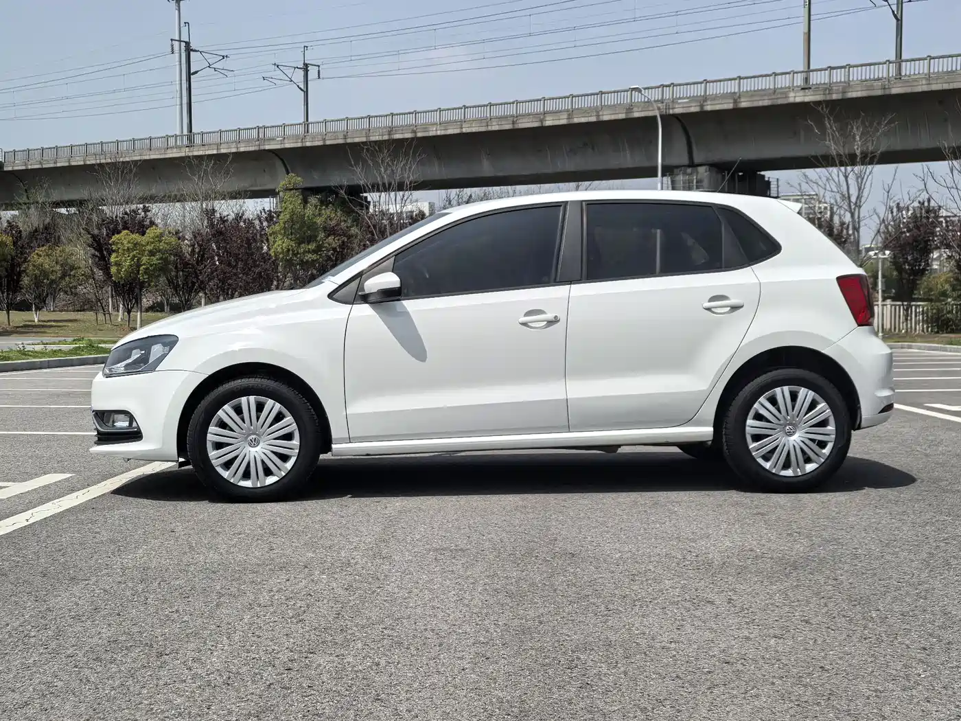 Volkswagen Polo 2016 1.6L Automatic Comfort фото 2