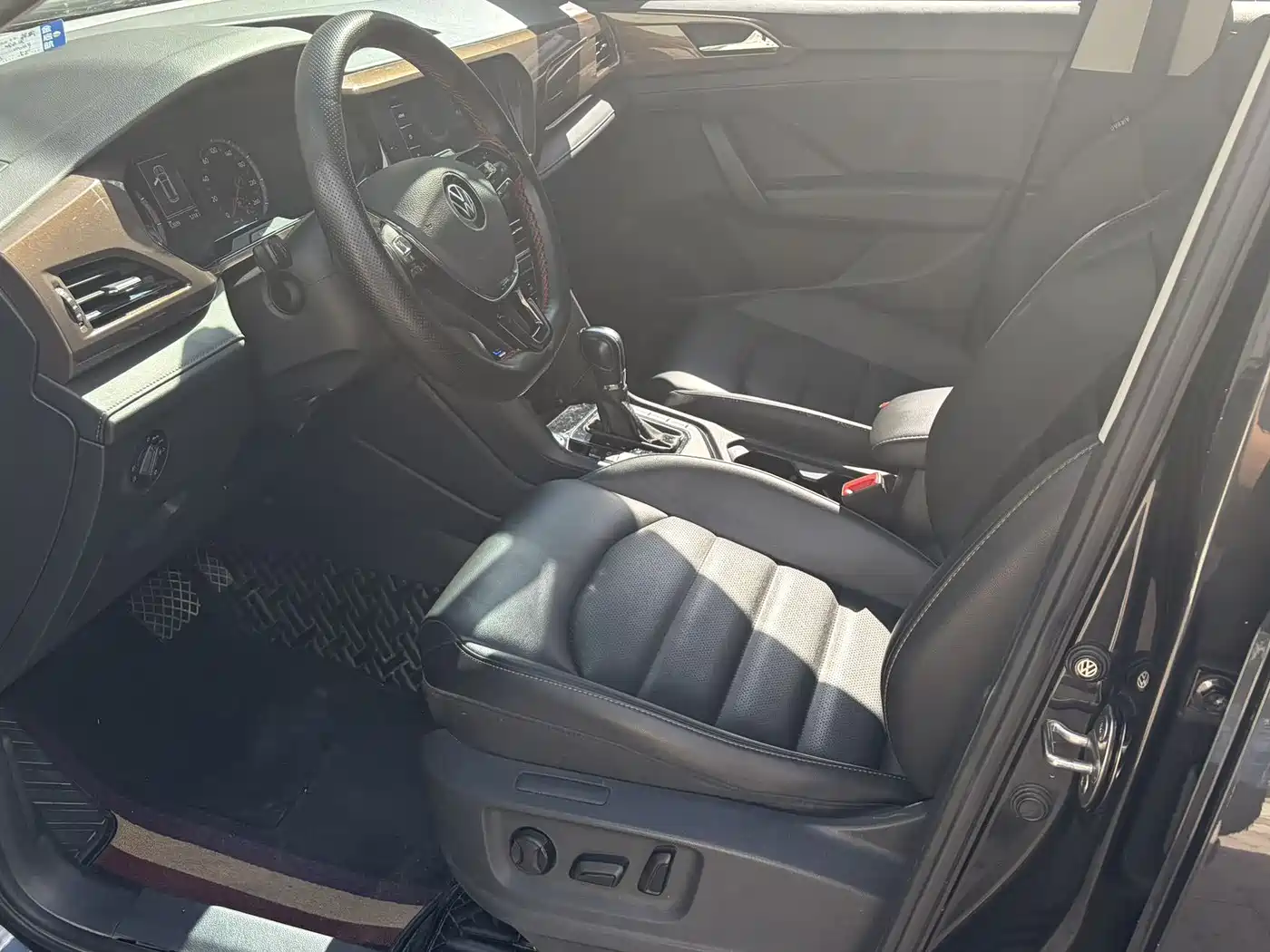 Volkswagen Tharu 2021 280TSI 2WD Luxury Plus фото 8