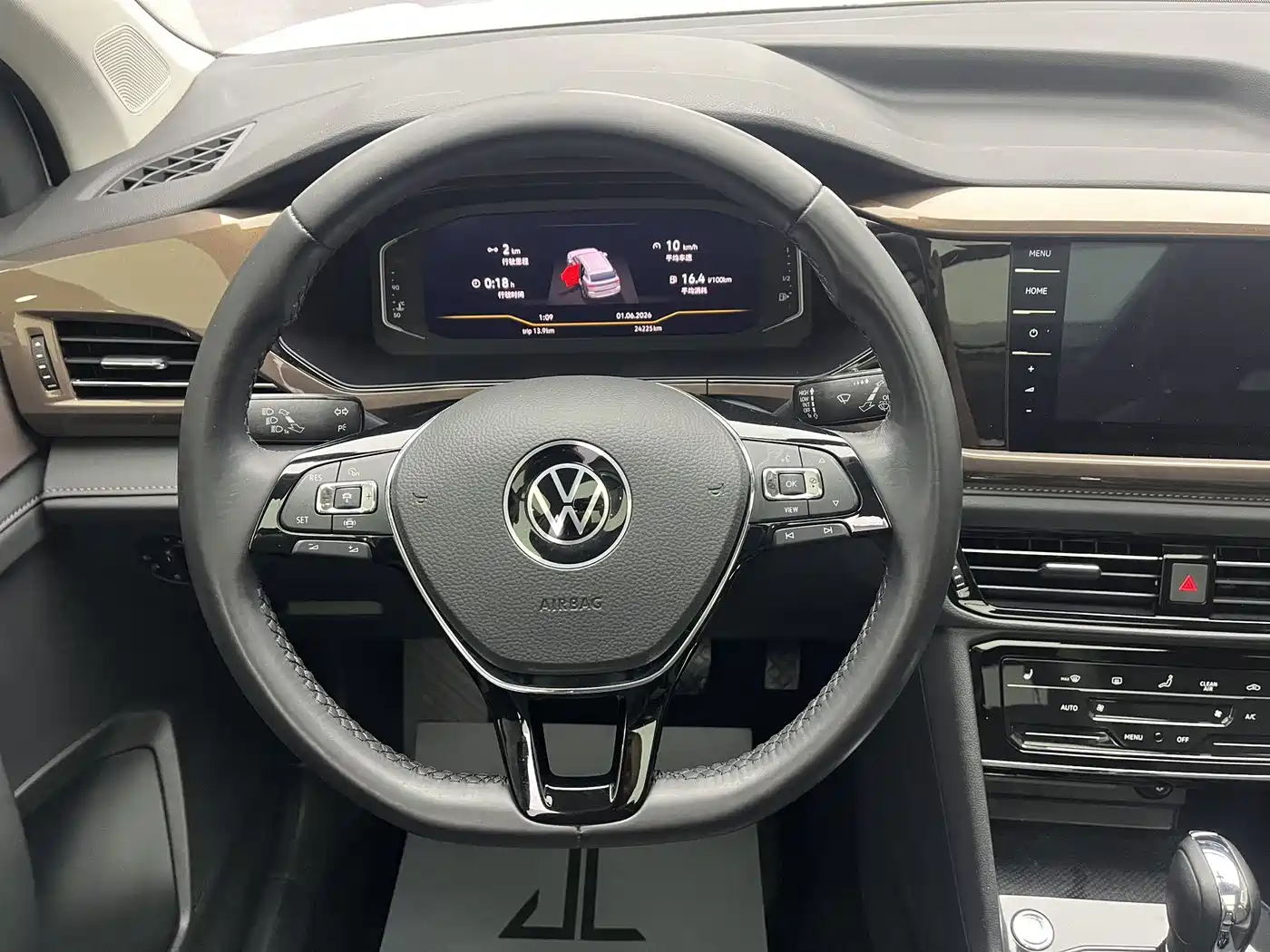 Volkswagen Tharu 2022 280TSI FWD Luxury Edition фото 11