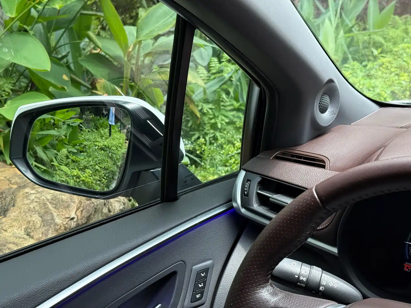 Toyota Sienna 2021 2.5L Hybrid Platinum Edition фото 10