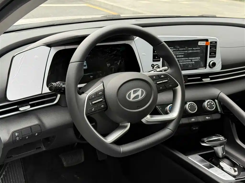 MODERN ELANTRA