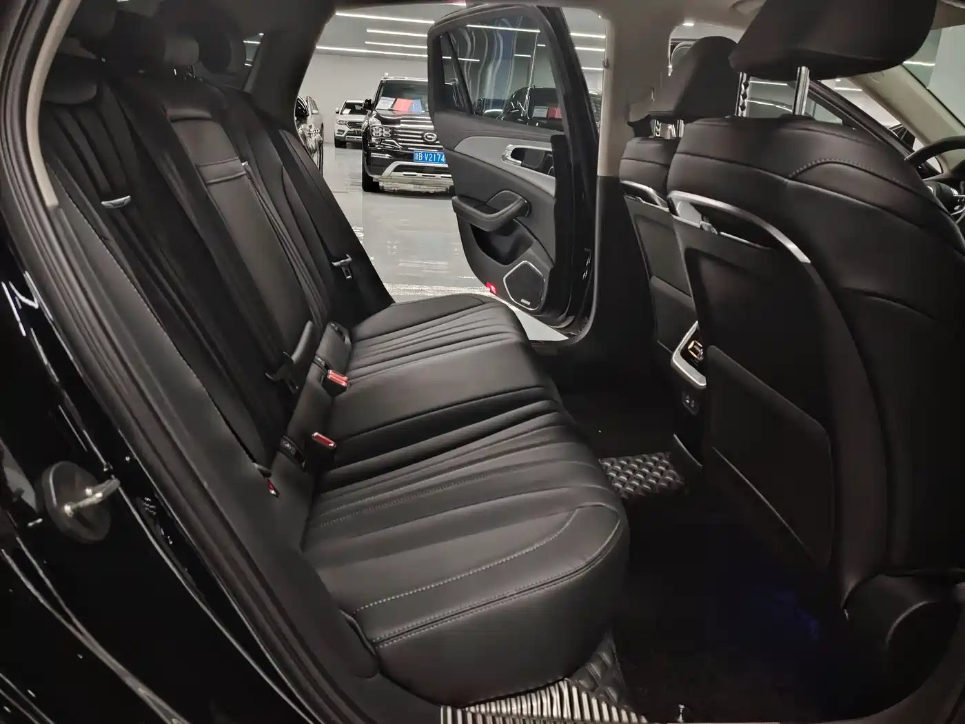 Hongqi H5 2024 1.5T HEV Smart Connect Flag Rhythm Edition фото 10