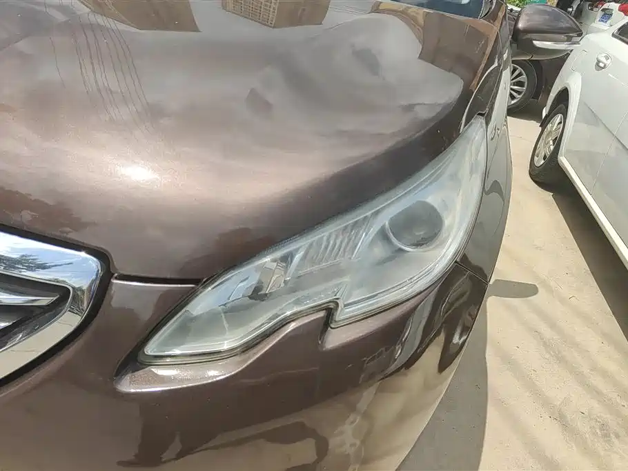 Peugeot 2008 2014 1.6L Automatic Navigation Edition фото 5