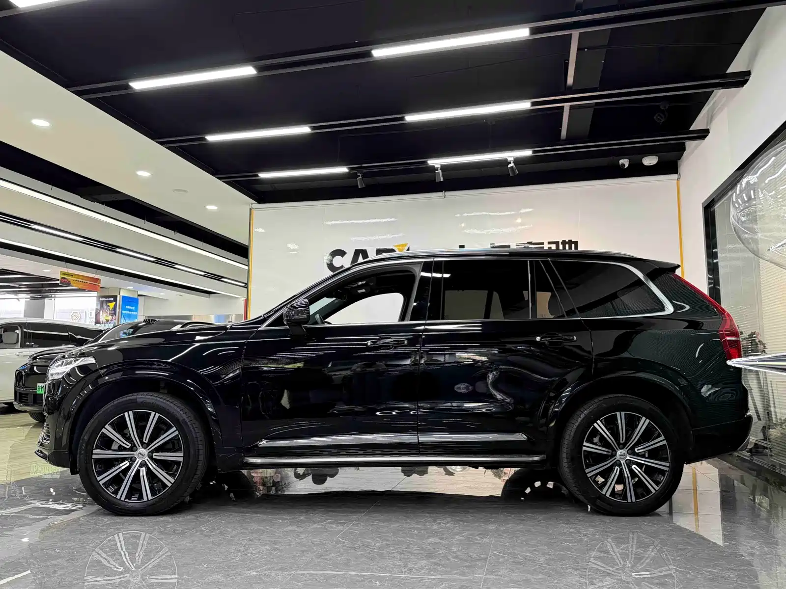 Фото 4 - Volvo XC90