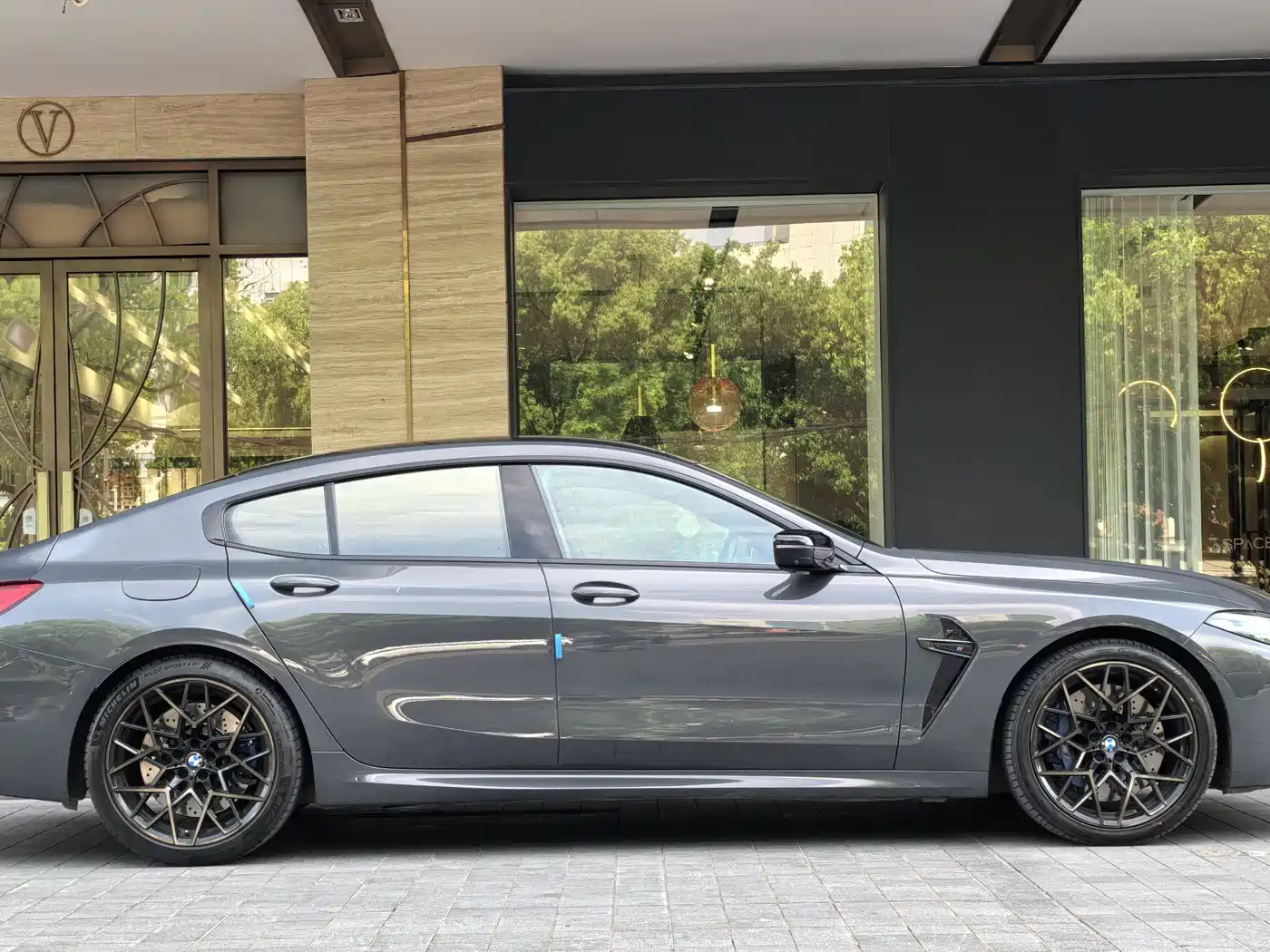 BMW M8 2020 M8 4-Door Coupe Thunder Edition фото 4