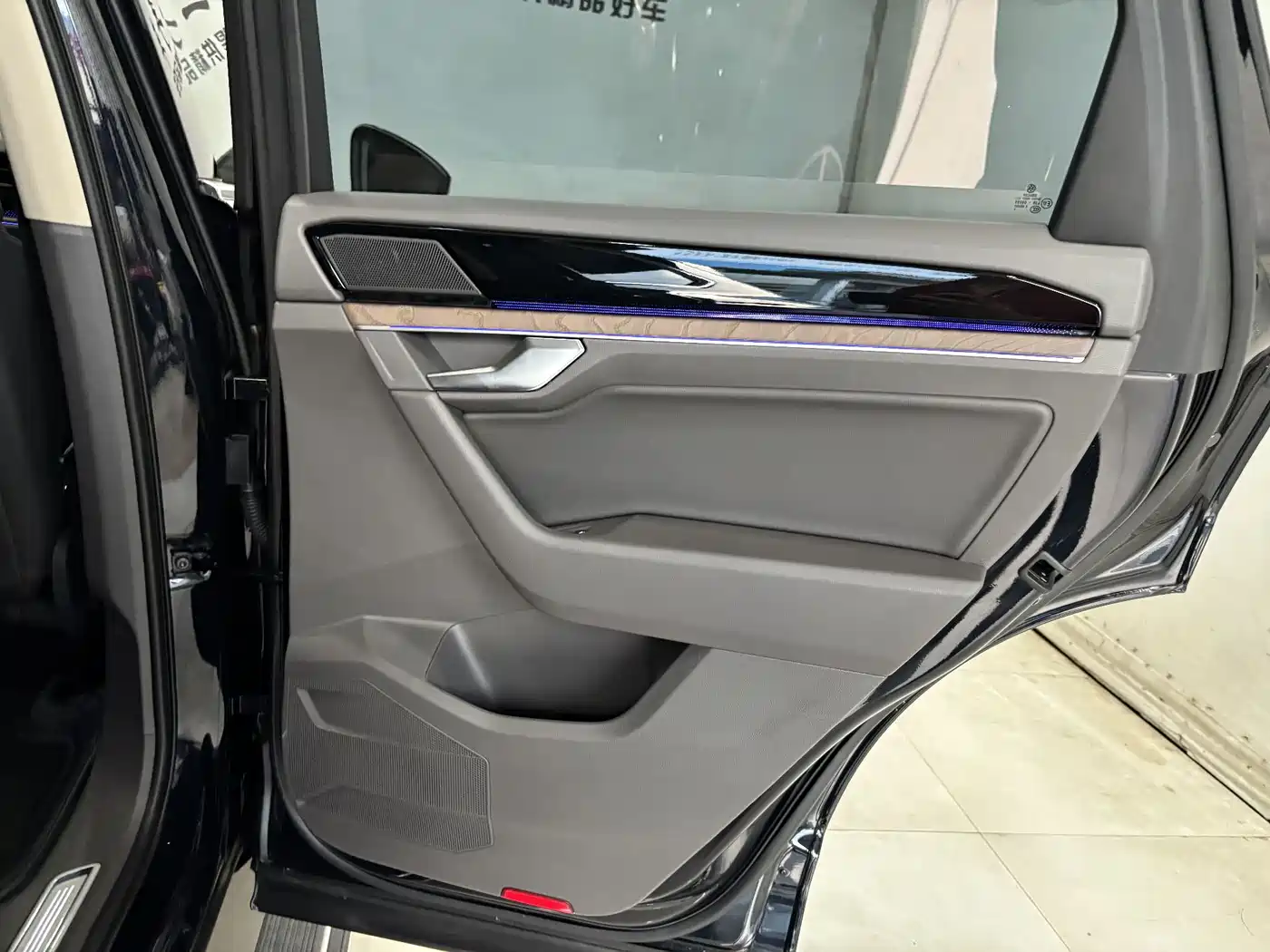 Volkswagen Touareg 2022 3.0TSI Rui Xiang Edition Classic Sport Package фото 22