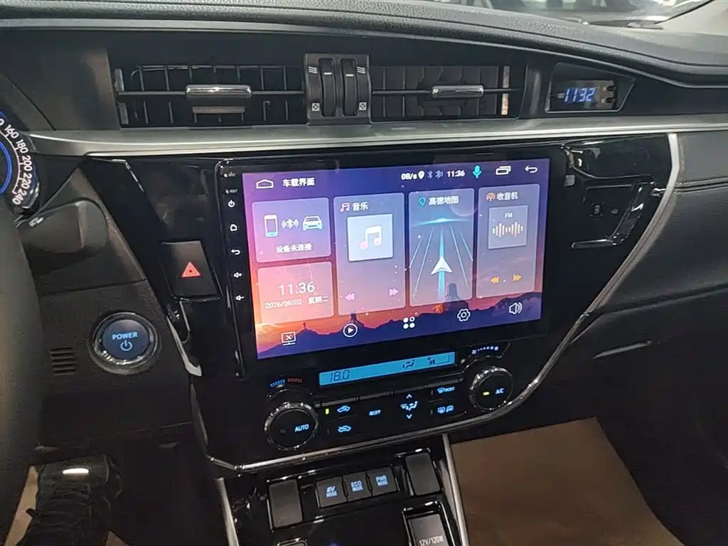 Toyota Corolla 2016 Dual Hybrid 1.8L E-CVT Elite Edition фото 13