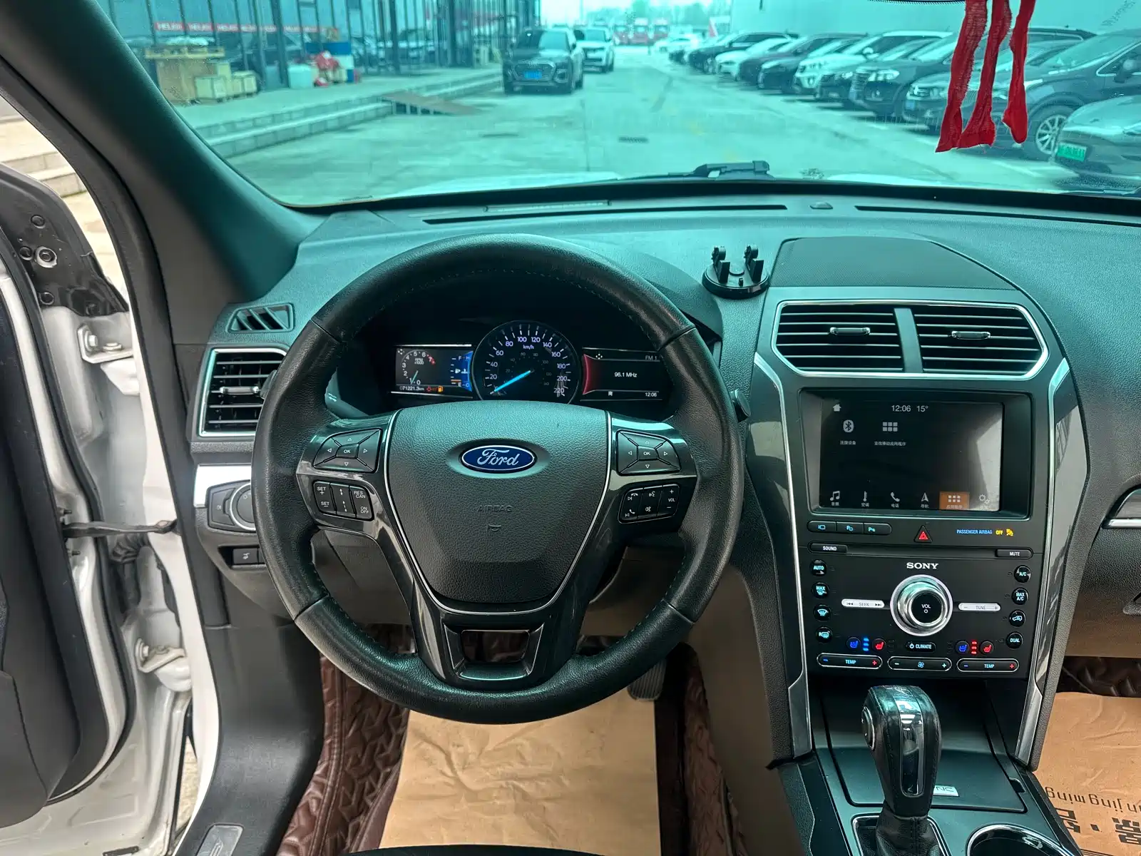 Фото 13 - Ford Explorer (Import)