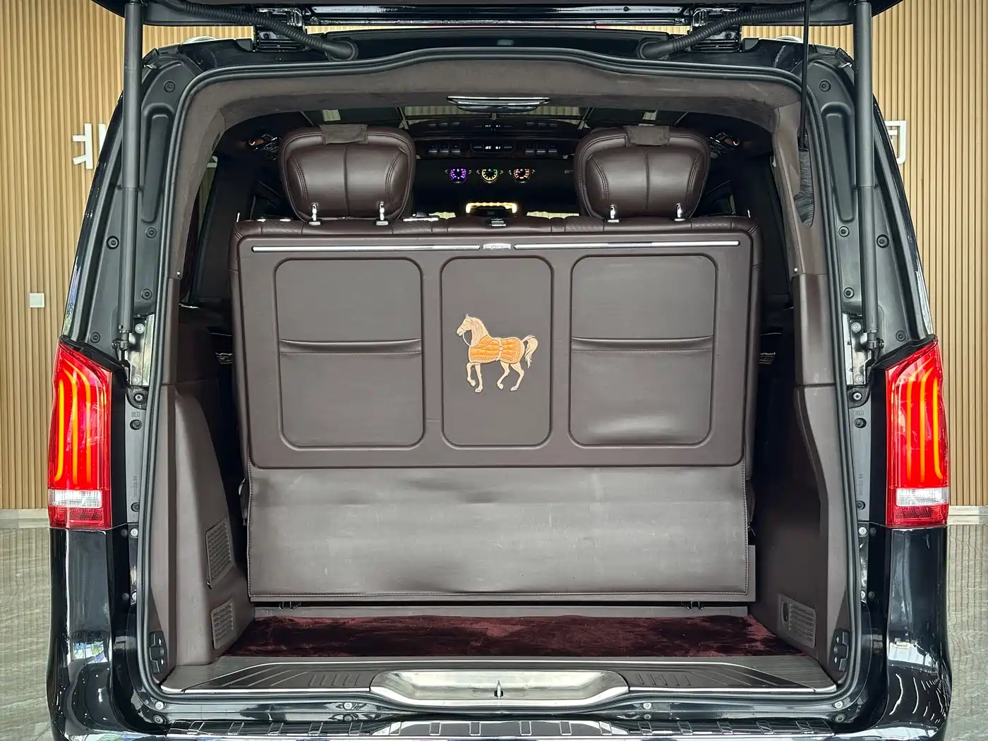 Mercedes-Benz V-Class 2021 V 260 Pilot Edition фото 16