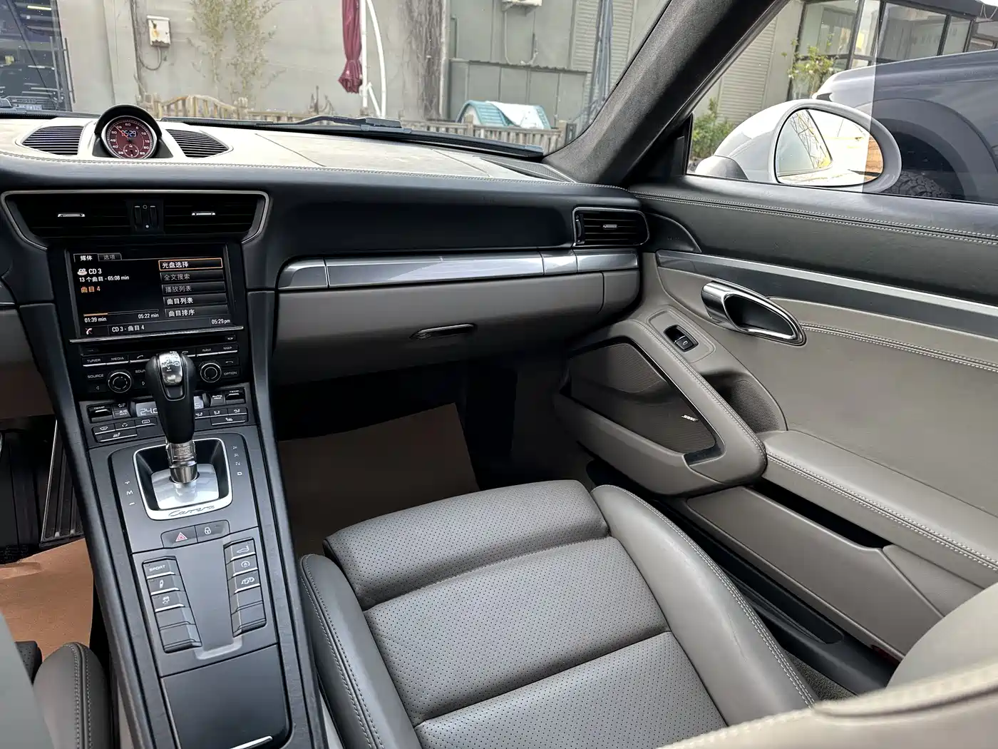 Porsche 911 2013 Carrera 4 3.4L фото 21