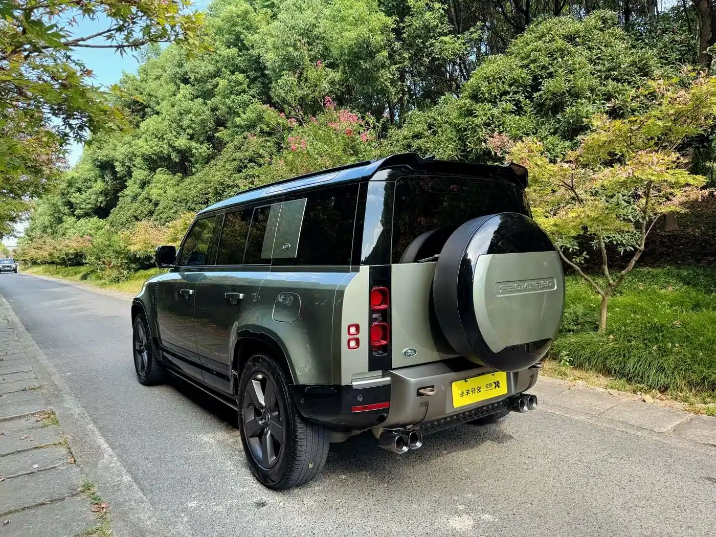 Land Rover Defender 2023 Facelift 90 2.0T P300 X-DYNAMIC HSE фото 7