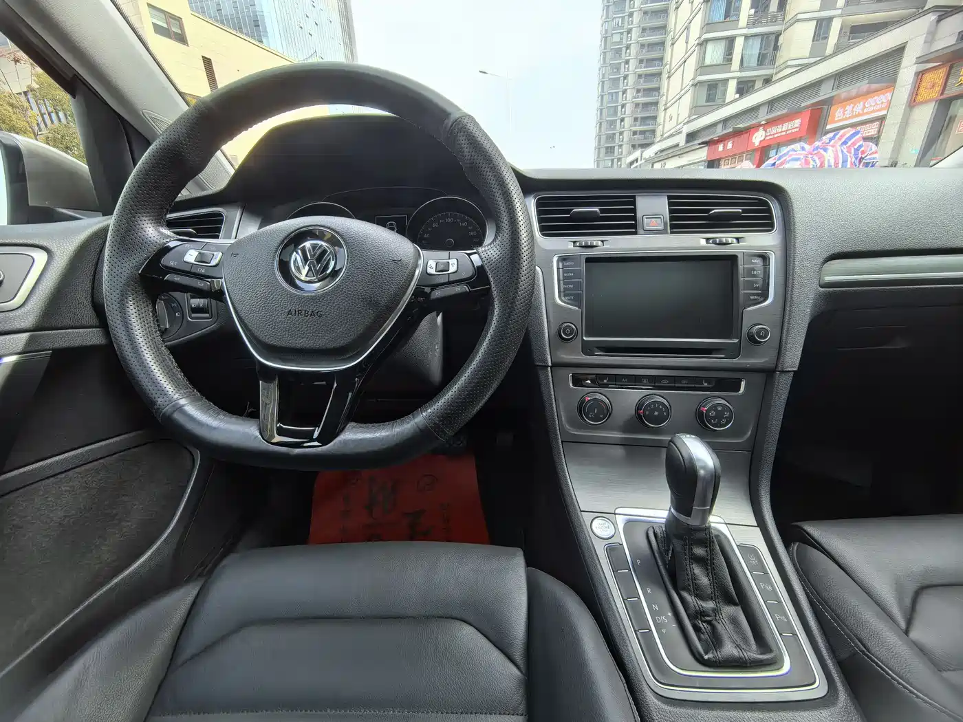 Volkswagen Golf 2015 1.4TSI Automatic Luxury фото 10