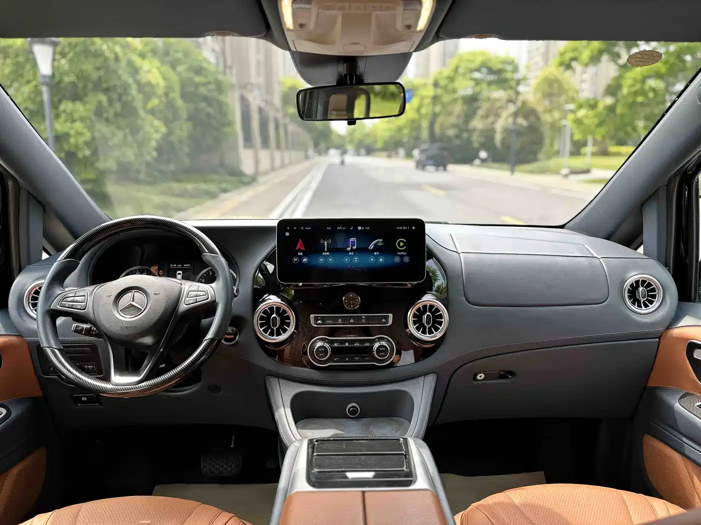 Mercedes-Benz Vito 2023 2.0T Business 7-Seater фото 17
