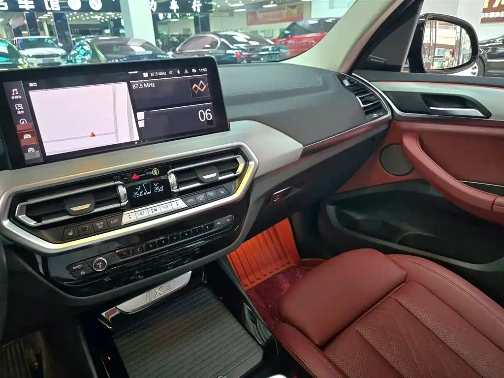 BMW iX3 2022 Innovation Leader фото 9