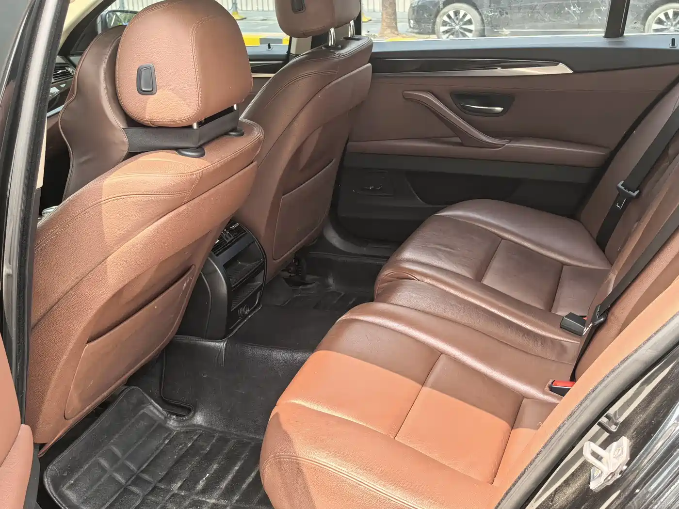 BMW 5 Series 2014 530Li Leading фото 6