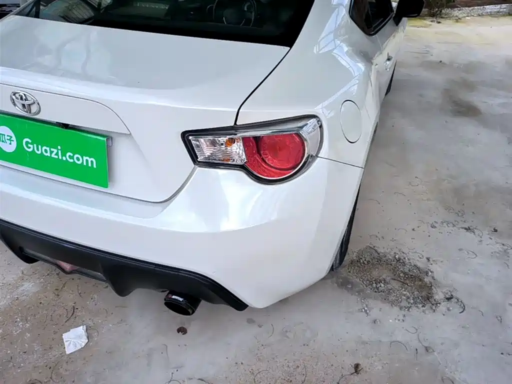 Toyota 86 2014 2.0L Automatic Luxury фото 8