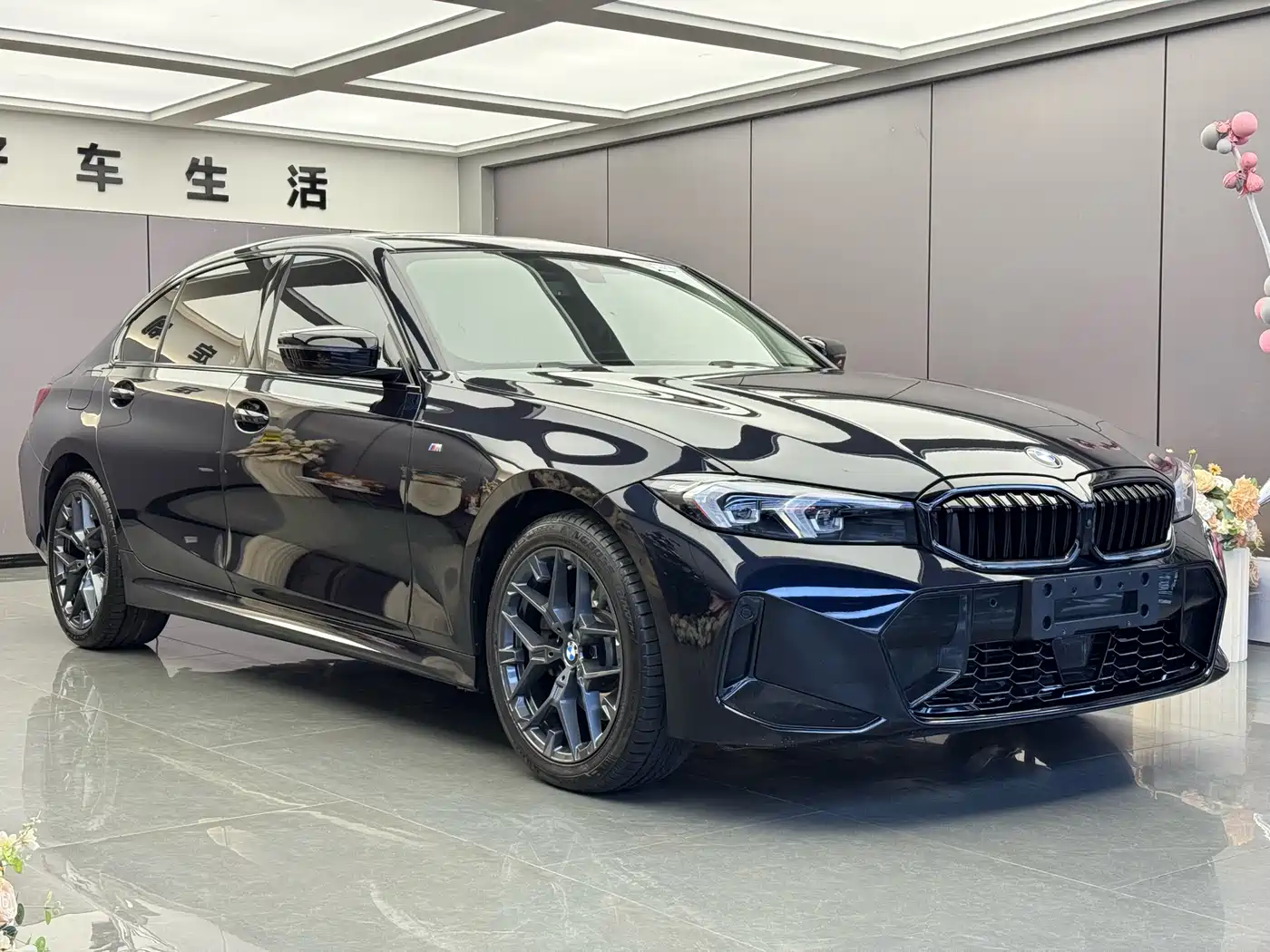BMW 3 Series 2025 330Li M Sport Night Edition фото 3