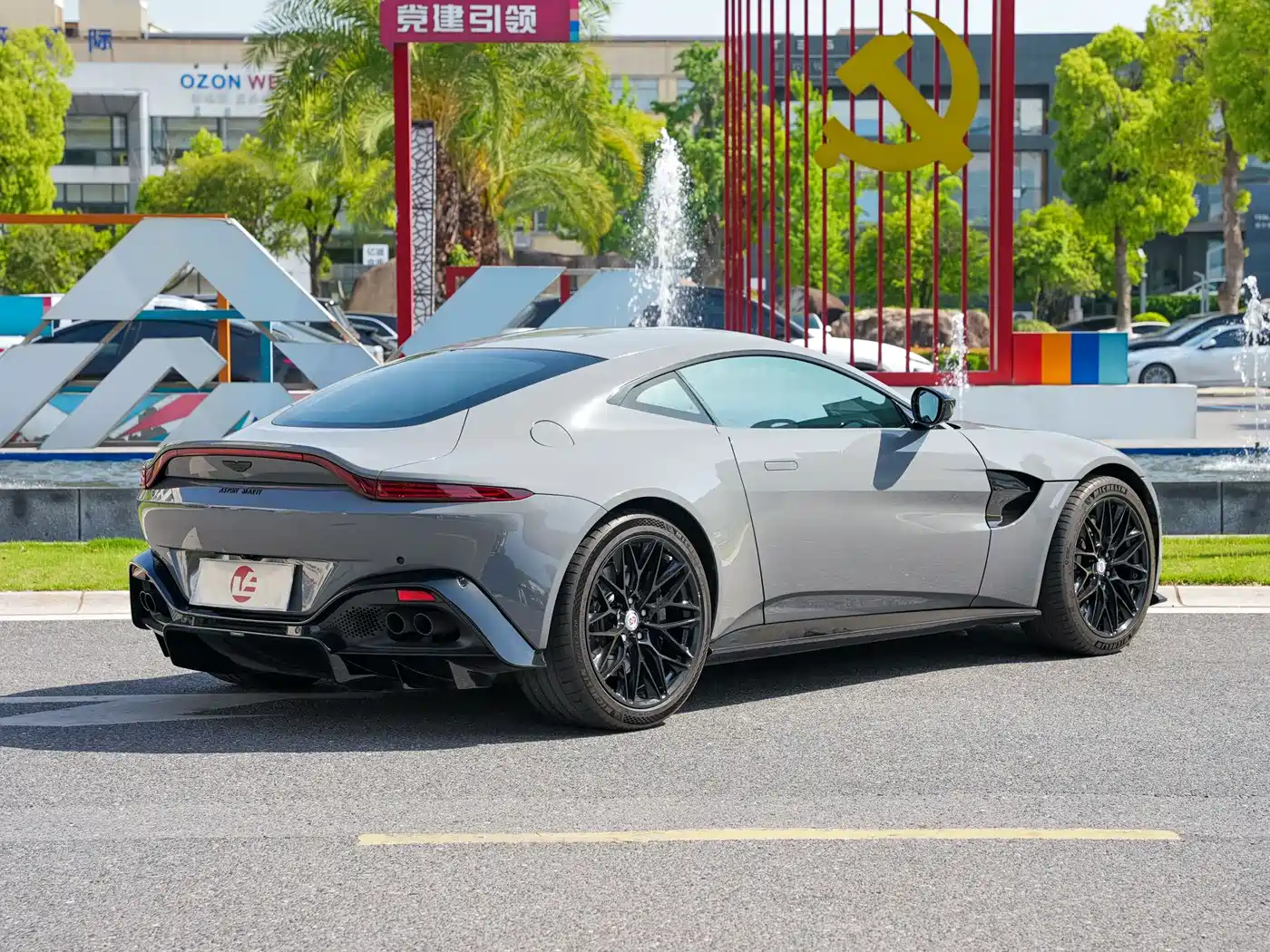 Aston Martin V8 Vantage 2020 4.0T V8 Coupe фото 4