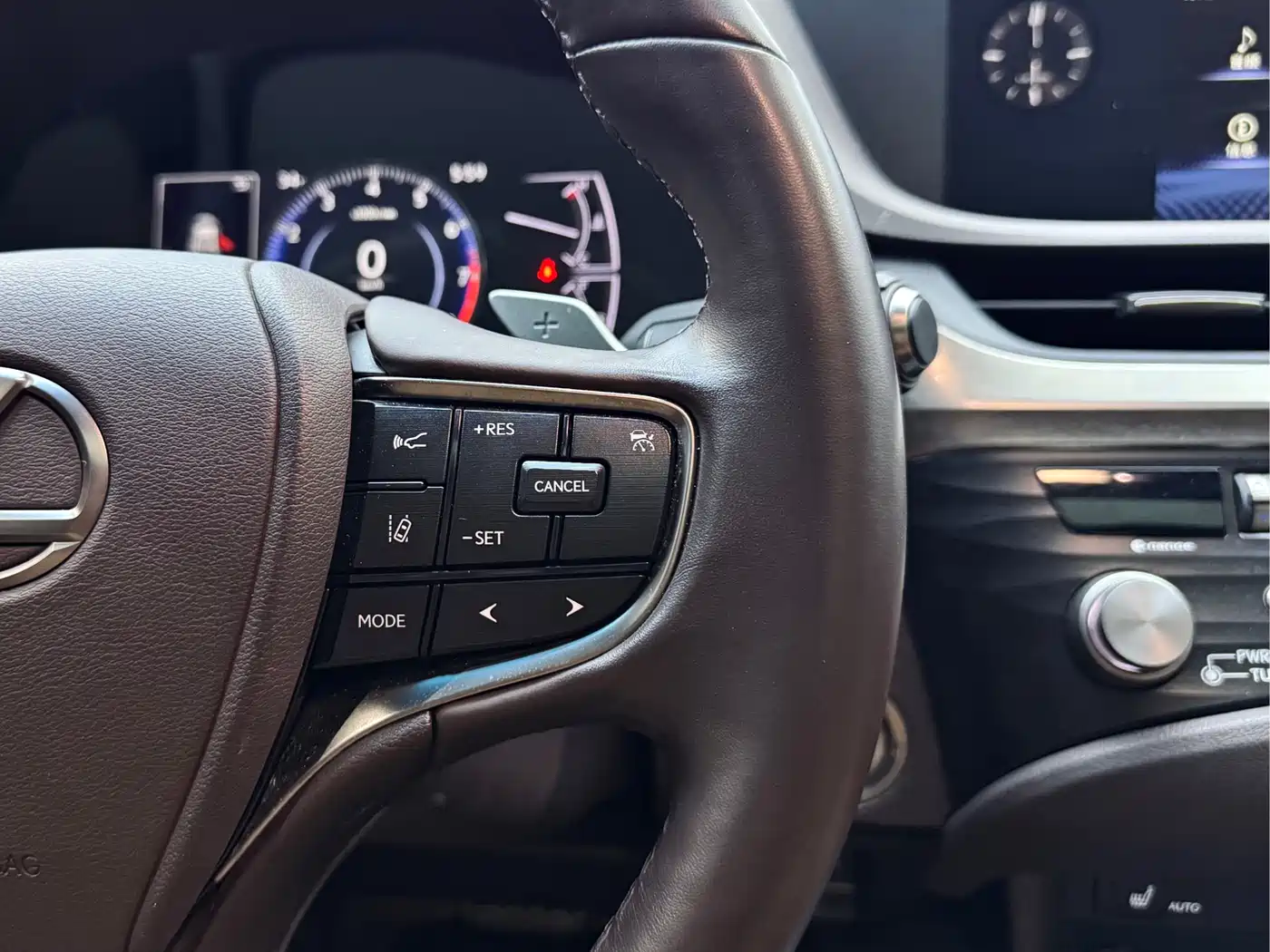 Lexus ES 2020 200 Excellence фото 21