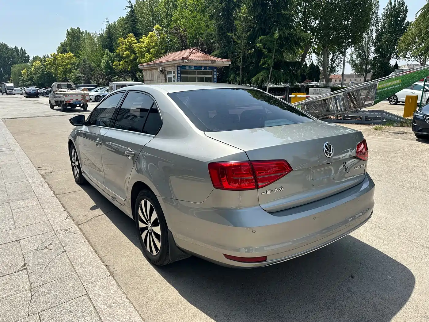 Volkswagen Sagitar 2018 1.6L Automatic Comfort фото 6