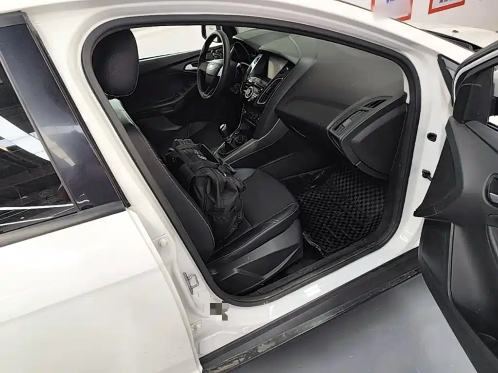 Фото 9 - Ford Focus