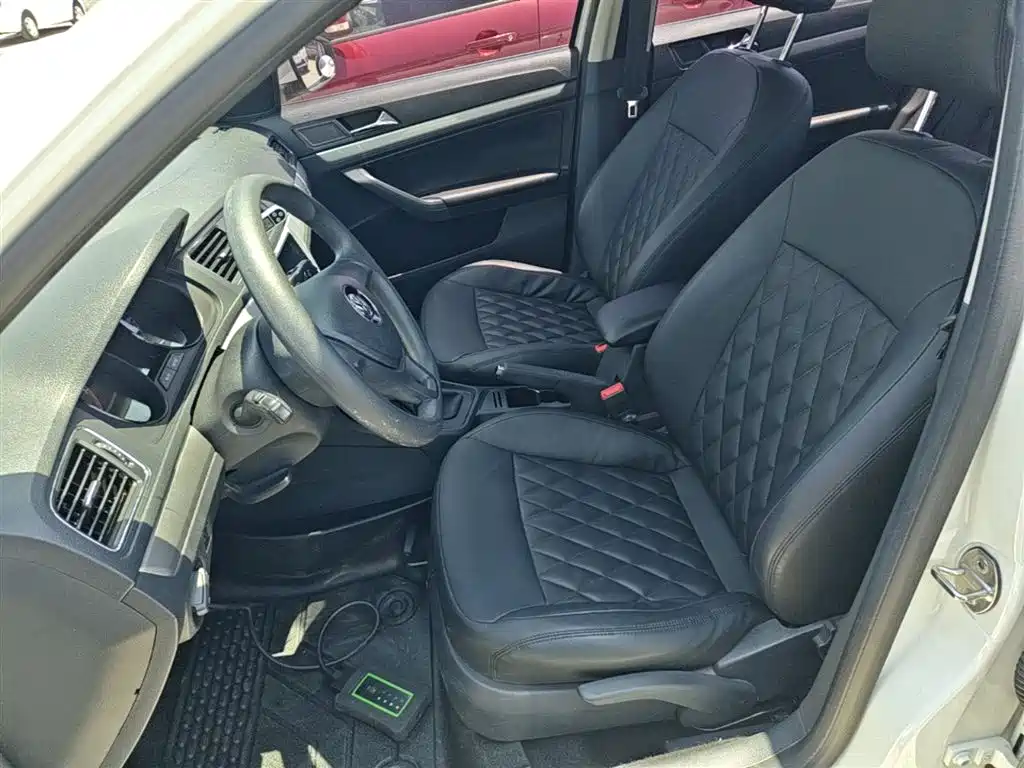 Volkswagen Lavida 2017 1.6L Automatic Trend Edition фото 15