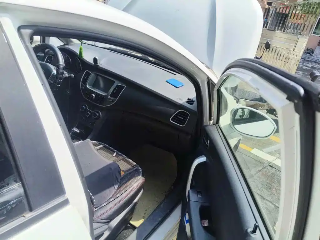 Cowin Kaiyi C3 2016 2015 1.5L AMT Gold Diamond Edition