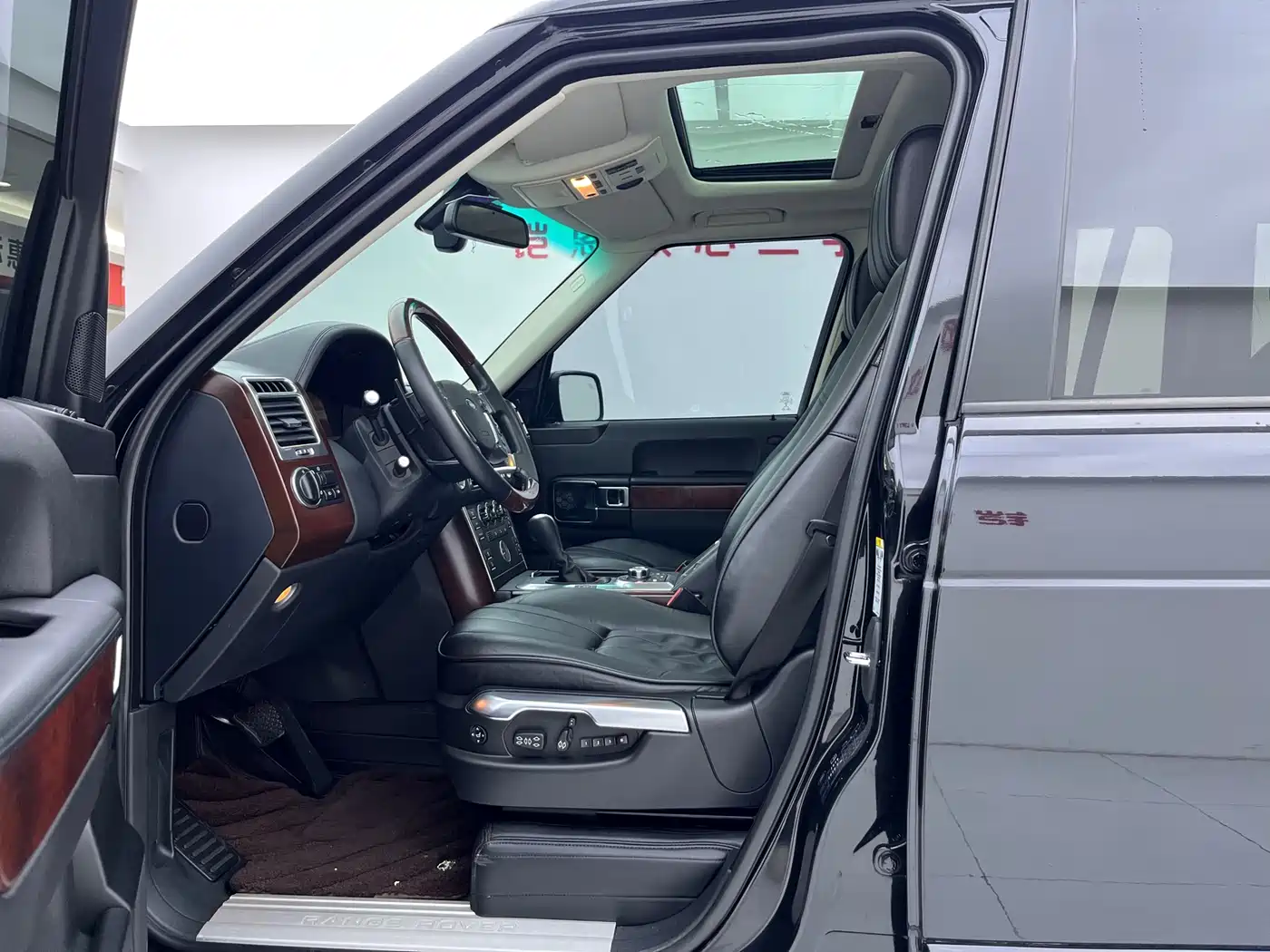 Land Rover Range Rover 2012 5.0 NA V8 фото 6